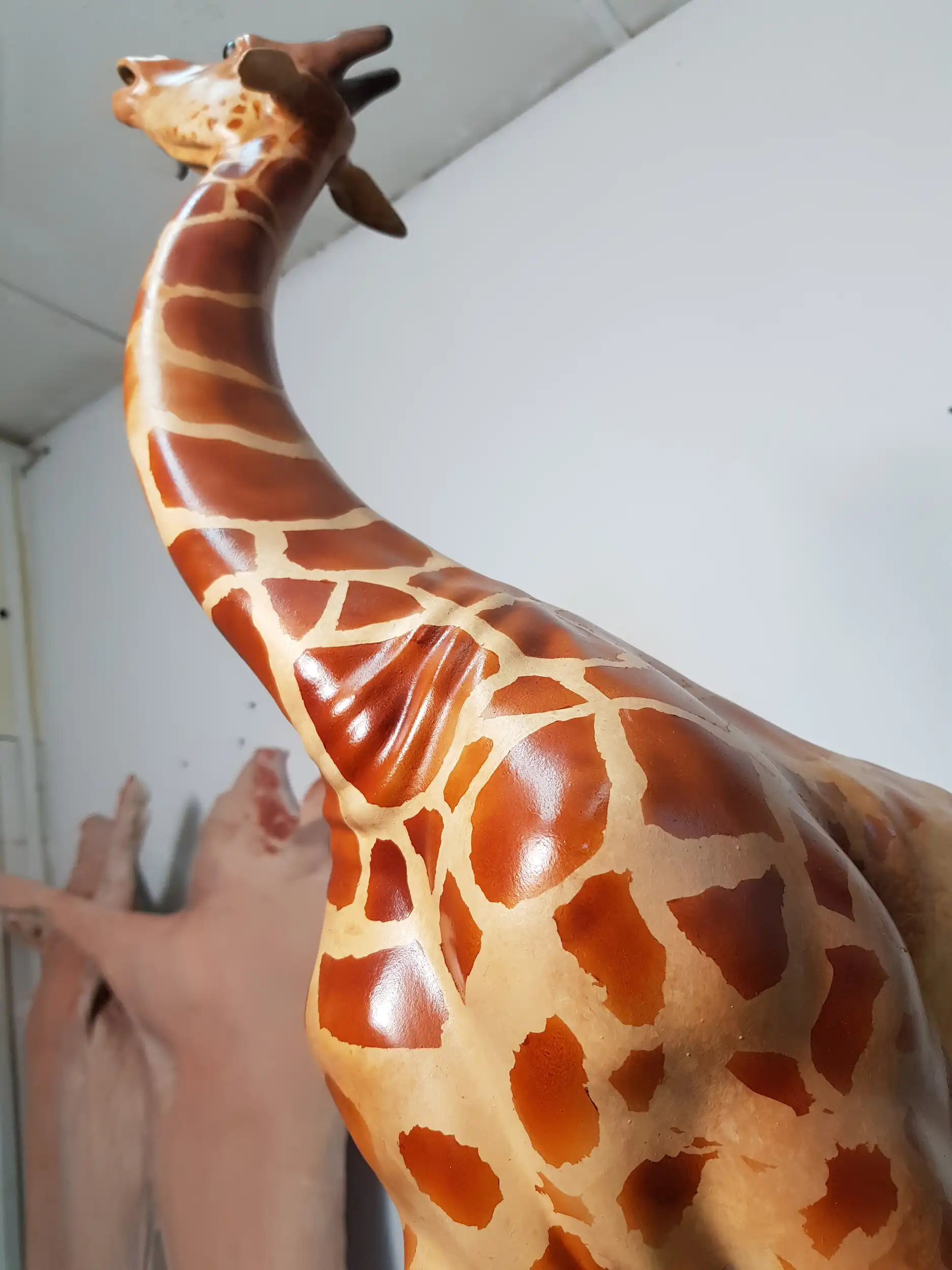 Żyrafa na łyżwach – 20240518 183025