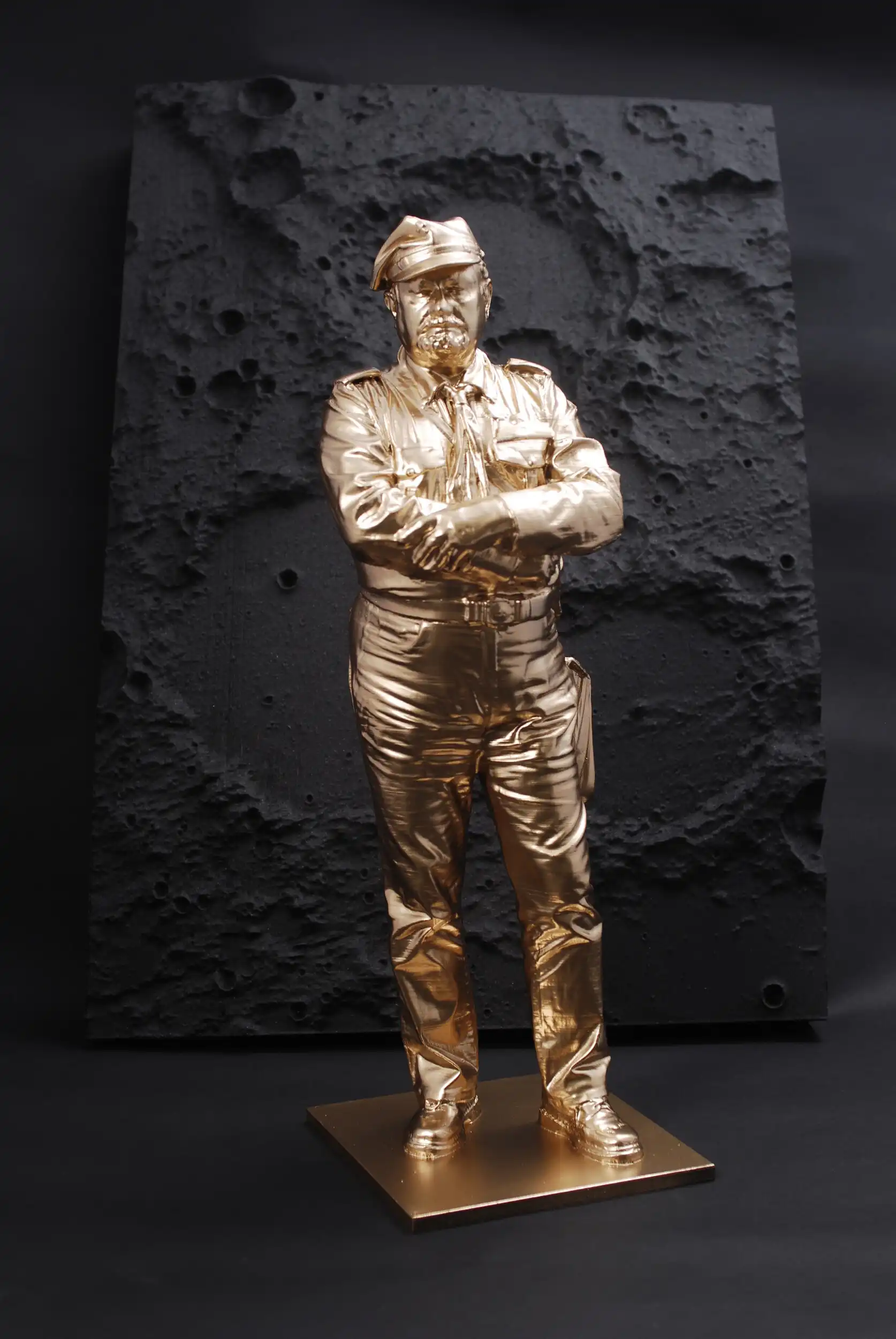 Figura portretowa stylizowana na Baden-Powella