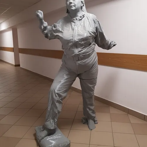 Frontowy widok jednej z figur przygotowanych do instalacji poświęconej prześladowanym Białorusinom.